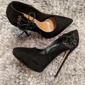 Suede corset pumps